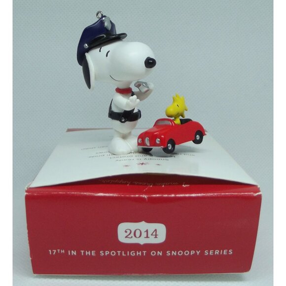 Snoopy Peanuts Hallmark 2014 Police Officer Snoopy Spotlight 17th Woodstock Car - Picture 8 of 13
